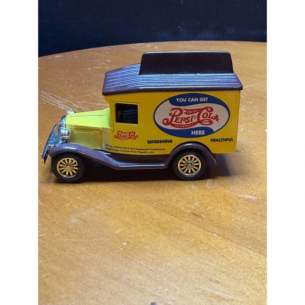 Vintage Hot Wheels Oscar Mayer Wienermobile & Lledo Pepsi-Cola Delivery Truck